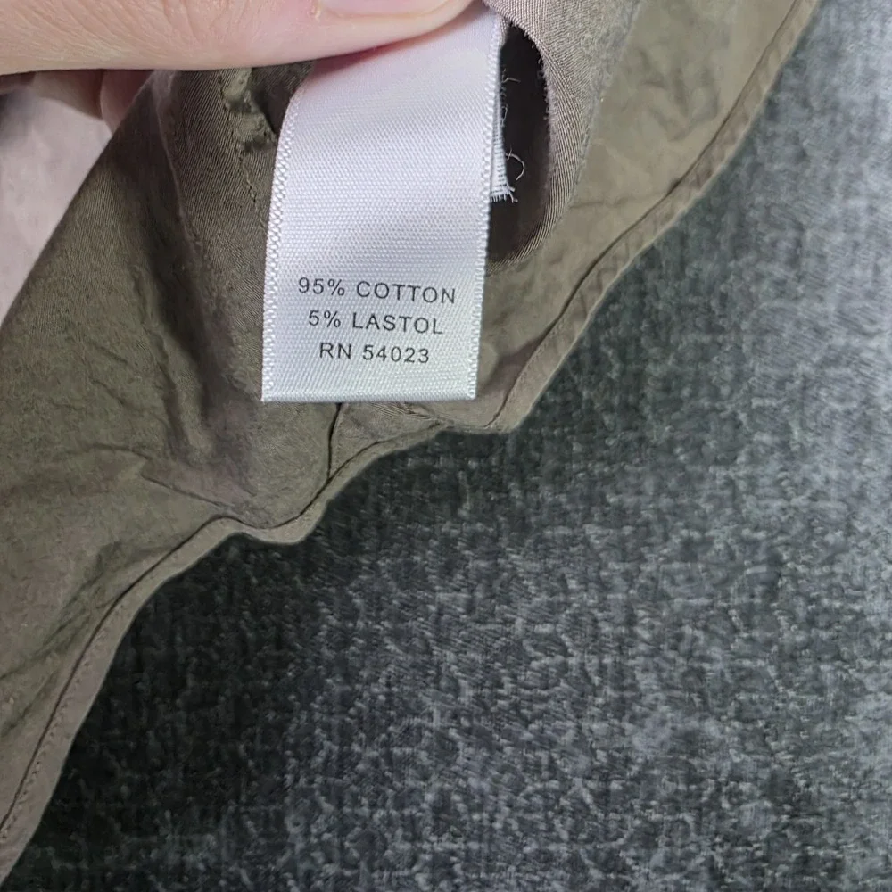 Banana Republic Slim Fit Button Up Shirt Mens Medium Tan Epaulette Shoulder Army